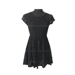 Xliriration pretty lace flower pattern black size S
